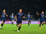 arema-fc-lolos-ke-semifial-piala-presiden_20220702_194724.jpg