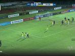 arema-fc-menelan-kekalahan-0-1-dari-persik-kediri.jpg