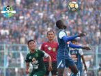 arema-fc-vs-persebaya-surabaya_20181006_180536.jpg