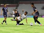 arema-fc-vs-persikabo-1973-imbang-tanpa-gol-di-laga-bri-liga-1_20220106_132408.jpg