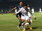 arema-kalahkan-persib_20150813_020424.jpg