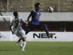 arema-kandaskan-surabaya-united_20151219_231016.jpg