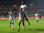 arema-pecundangi-persikabo-0-2_20200302_225914.jpg