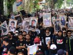 aremania-gelar-aksi-damai-40-hari-tragedi-kanjuruhan_20221110_173417.jpg