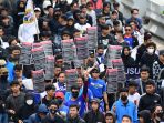 aremania-kembali-tuntut-penyelesaian-tragedi-kanjuruhan_20221027_131529.jpg