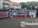 aremania-menggelar-aksi-damai-terkait-tragedi-kanjuruhan.jpg