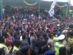 aremania-protes_20150426_144742.jpg