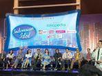 ari-lasso-pimpin-doa-atas-kepergian-ashraf-sinclair-di-konferensi-pers-grand-final-indonesian-idol.jpg