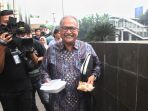 arief-safari-diperiksa-kpk-jadi-saksi-setnov_20170815_143045.jpg