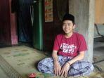 arif-saat-bersantai-dirumahnya-di-dusun-gembuk-desa-getas-kecamatan-playen-selasa-422020.jpg