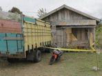 arini-30-yang-tergantung-di-mobil-truk.jpg
