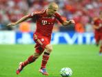 arjen-robben-lari-sprint_20150322_155617.jpg