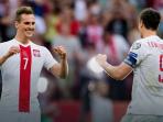 arkadiusz-milik-n-robert-lewandowski_20151011_141428.jpg