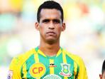 aron-da-silva-saat-berkostum-army-united_20141211_014259.jpg