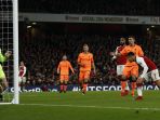 arsenal-alexis-sanchez-vs-liverpool_20171223_074910.jpg