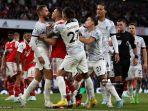 arsenal-dan-liverpool-memanas.jpg