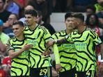 arsenal-kembali-ke-puncak-klasemen-liga-inggris-usai-kalahkan-mu_20240513_074316.jpg