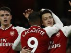 arsenal-mesut-oezil-vs-liverpool_20171223_061824.jpg