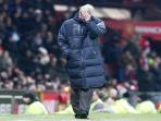 arsene-wenger-frustasi-tutup-mata_20141129_183238.jpg
