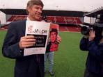 arsene-wenger-puluhan-tahun-yang-lalu_20160825_163249.jpg