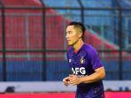 arthur-irawan-bek-persik-kediri-yang-ngamuk-dan-tantang-suporter.jpg