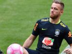 arthur-melo-saat-menjalani-latihan-bersama-timnas-brasil_20180208_094600.jpg