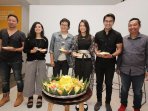 artis-dan-pendukung-film-suatu-hari-nanti-syukuran_20161108_142333.jpg
