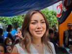 artis-jessica-iskandar-nyoblos.jpg