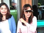 artis-masayu-anastasia-bersama-kuasa-hukumnya_20160128_175055.jpg