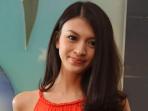 artis-peran-dan-model-yang-juga-menyanyi-noni-annisa-ramadhani-donita_20160106_204230.jpg