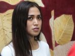 artis-peran-jessica-iskandar-mendatangi-rumah-sakit-cipto-mangunkusumo_20170113_163208.jpg