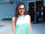 artis-peran-sekaligus-presenter-dewi-rezer_20160831_204330.jpg