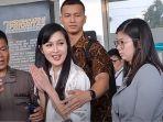 artis-sandra-dewi.jpg