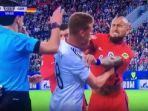 arturo-vidal-berkelahi-dengan-pemain-jerman_20170706_181539.jpg