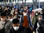 arus-balik-di-stasiun-pasar-senen_20220506_165135.jpg