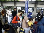 arus-balik-mudik-lebaran-mulai-meningkat-di-stasiun-pasar-senen_20230424_213935.jpg