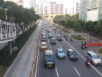 arus-lali-jalan-jenderal-sudirman-kembali-padat_20200516_140852.jpg