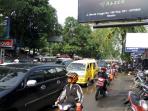 arus-lalu-lintas-di-jl-merak-jingga-macet_20161031_115244.jpg