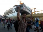 arus-pemudik-tiba-di-pelabuhan-tanjung-perak-surabaya_20150707_145642.jpg