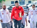 arvindo-noviar-jaket-merah.jpg