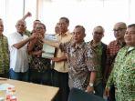 ary-julianta-trijaka-masukan-surat-dafat-calon-anggota-komite-eksekutif-pssi-masa-bakti-2019-2024.jpg