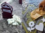 Makam Diplomat Muda Arya Daru Pangayunan Diacak-acak, Amplop Misterius Muncul di Rumah Duka