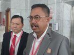 asep-nana-mulyana-di-gedung-mk-123.jpg