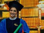 ashanty-ditemui-usai-wisuda-di-jakarta-convention-centre-senayan-jakarta-pusat-rabu-182018_20180803_204713.jpg