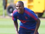 ashley-young-gilatiannnn_20150915_183903.jpg