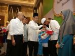 asia-pulp-paper-app-sinar-mas-bersama-ratusan-anak-yatim_20170616_165903.jpg