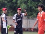 asisten-pelatih-persija-jakarta-mustaqim_20170818_145754.jpg