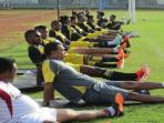 asisten-pelatih-persipura-jayapura-chris-leo-yarangga_20141107_180632.jpg