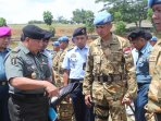 asops-panglima-tni-inspeksi-kesiapan-satgas-kontingen-garuda_20160826_162149.jpg