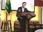 asrorun-niam-sholeh-saat-memberikan-pendidikan-kepemimpinan-pemuda.jpg